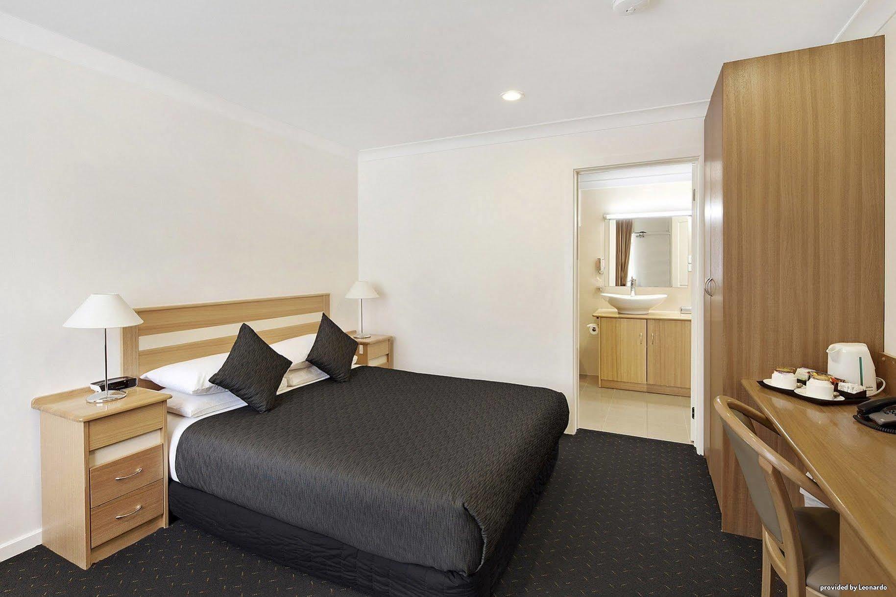 Melbourne'S Princes Park Hotel Extérieur photo