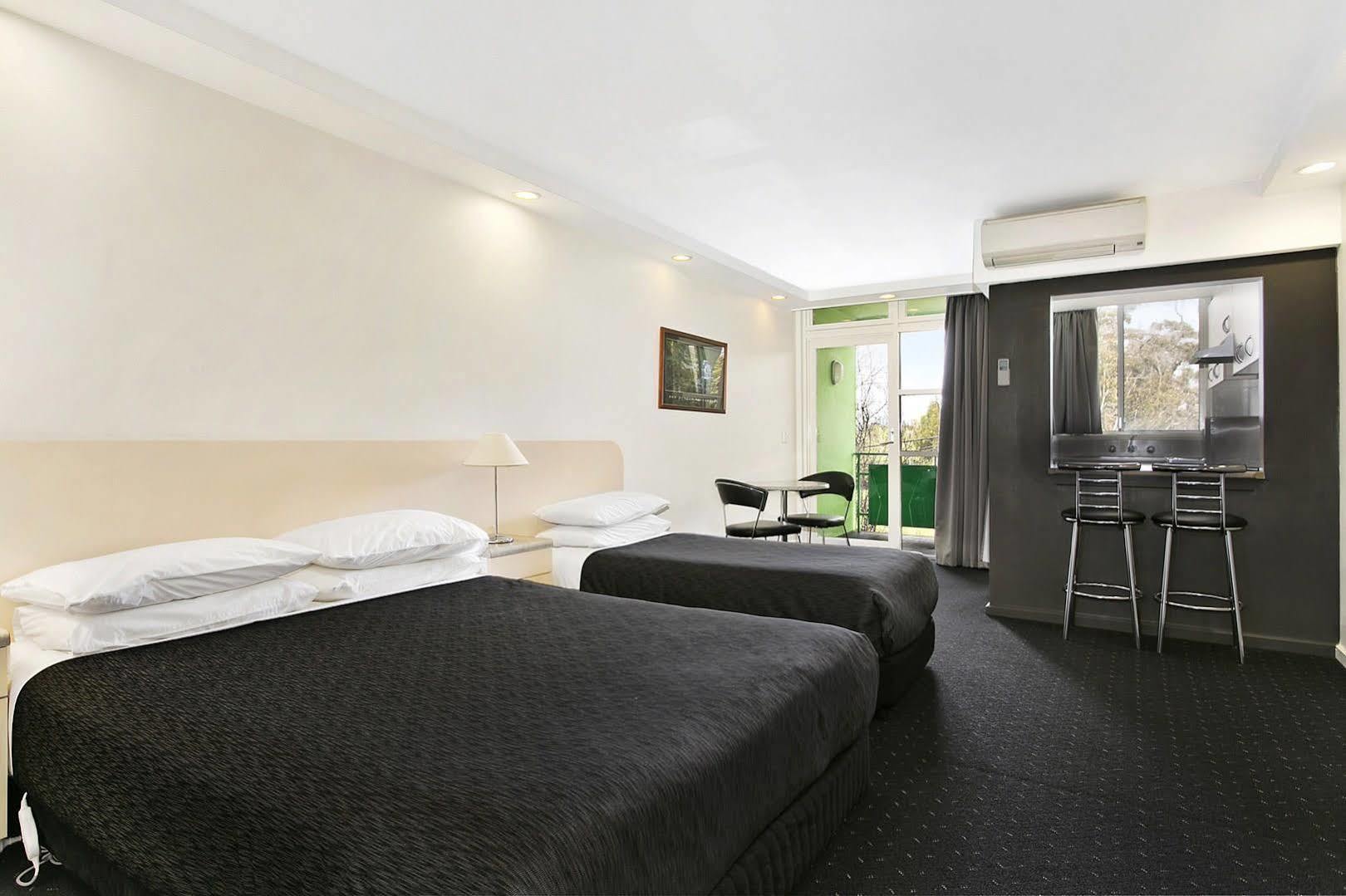 Melbourne'S Princes Park Hotel Extérieur photo